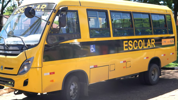 Educação de Mundo Novo- MS recebe novo ônibus e completa quatro em um ano; mais três estão programados