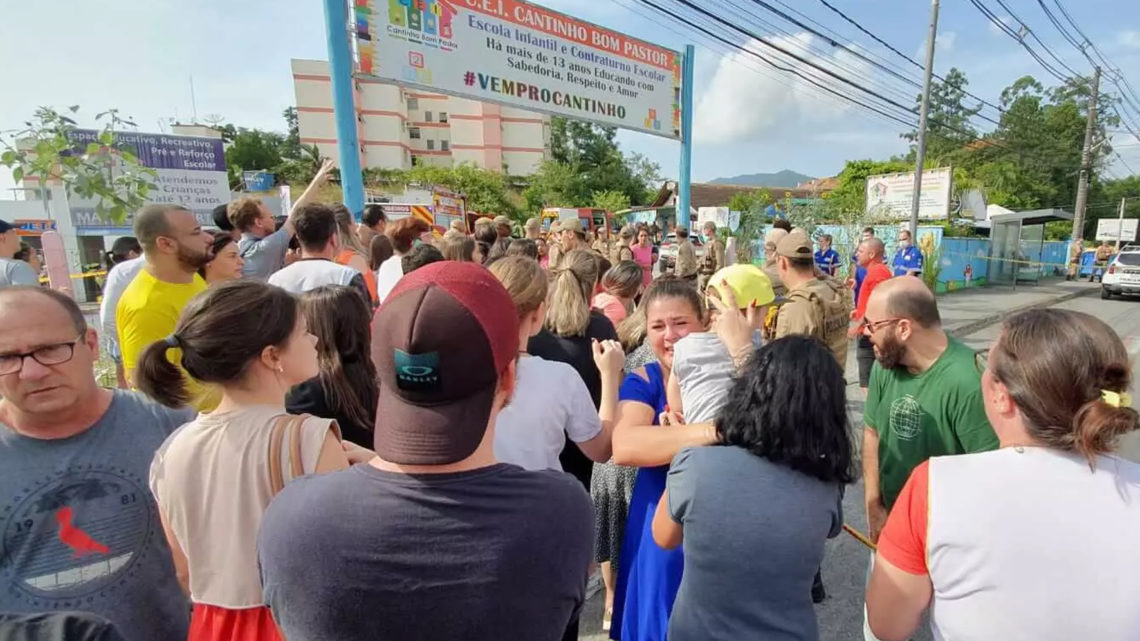 TRAGÉDIA: homem armado invade creche e mata 4 crianças, em Blumenau (SC)