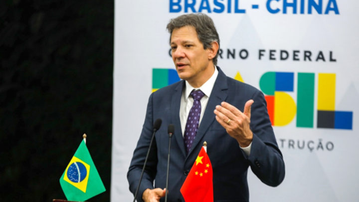 Haddad diz que Brasil vai aprofundar estudo para negociações sem dólar, mas nega afastamento dos EUA