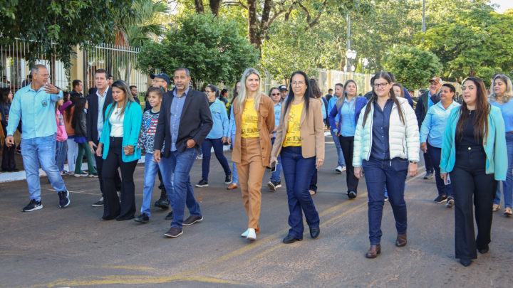 Desfile Cívico em comemoração aos 47 anos de Eldorado- MS