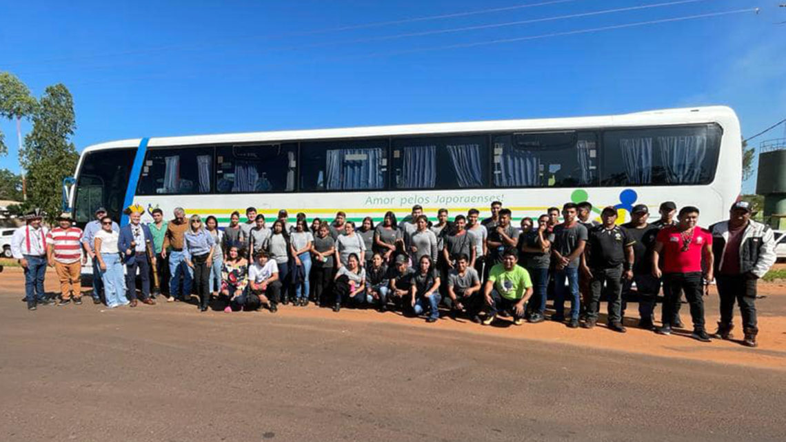 JAPORÃ- MS RECEBE ILUSTRE VISITA DO DELEGADO DA RECEITA FEDERAL CLOVIS CINTRA PARA A ENTREGA OFICIAL DE UM ÔNIBUS.