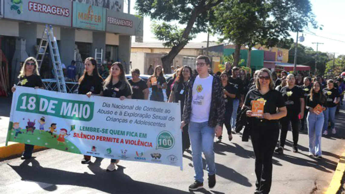 Assistência Social de Mundo Novo- MS realizou caminhada no Dia Nacional de Combate ao Abuso e a Exploração Sexual contra Crianças e Adolescentes