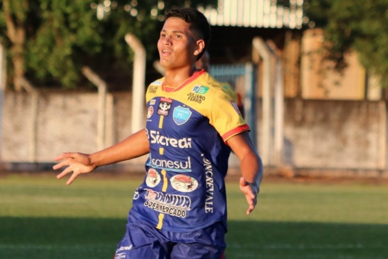 Ivinhema Futebol Clube atropela Operário e abre vantagem na semifinal