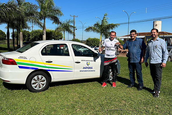 Japorã recebe veiculo da Receita Federal