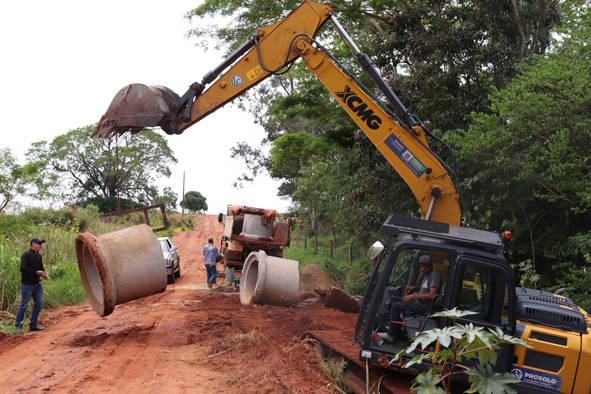 Infraestrutura realiza drenagem na Colônia Nova em Mundo Novo