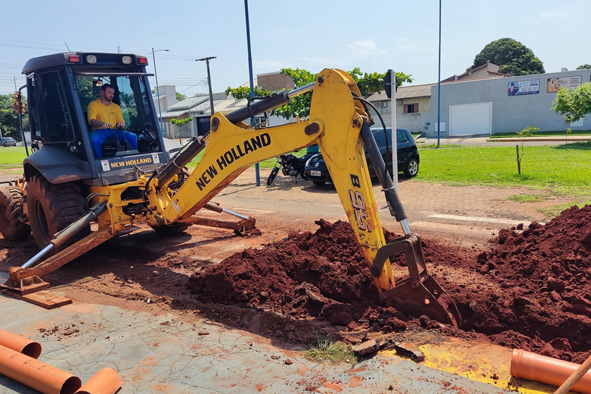 Construção de saneamento básico em Mundo Novo chega na Avenida Salvador