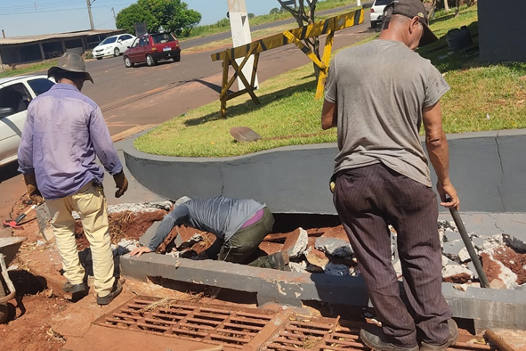 A Prefeitura de Eldorado está realizando uma força-tarefa em função das fortes chuvas que atingiram a cidade.