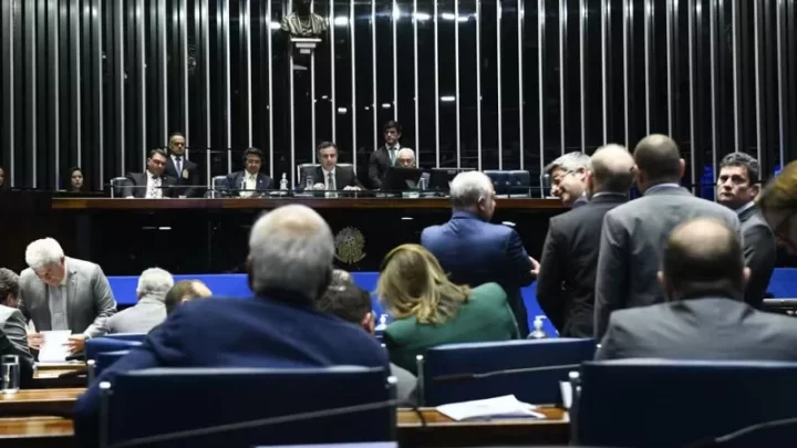 Senado aprova projeto que proíbe ‘saidinha’ de presos em feriados