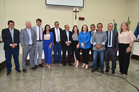 Prefeito Thalles participa da reabertura dos trabalhos legislativos e garante um 2024 de muitos investimentos e novidades para Itaquiraí