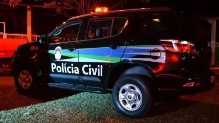 Jovem é morto com 9 tiros dentro de casa por dois homens em motos