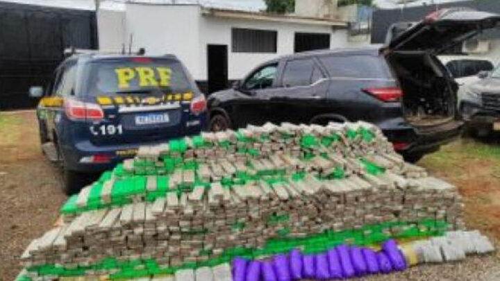 Itaquiraí – PRF apreende caminhonete carregada com quase 2 toneladas de maconha