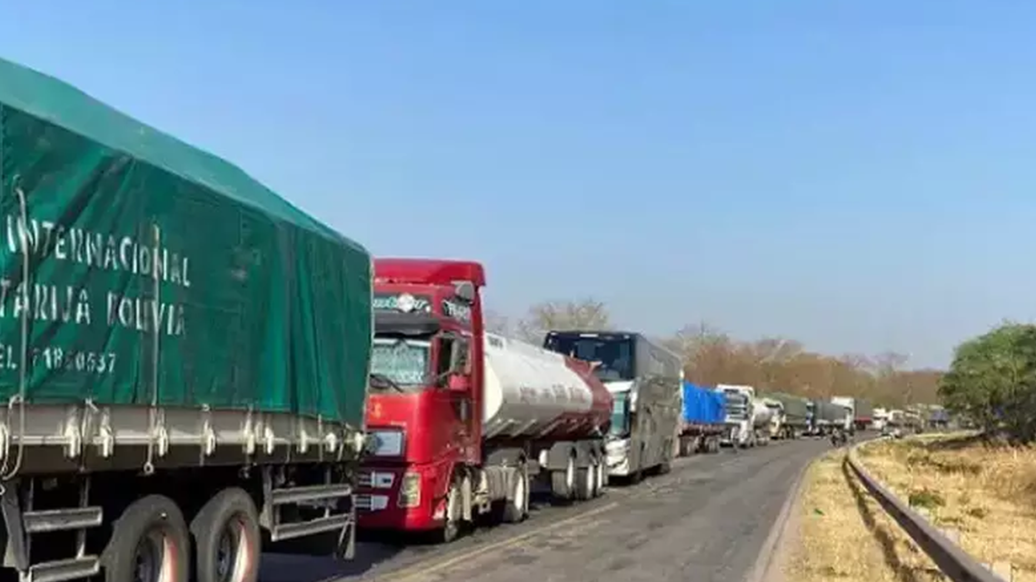 Em protesto por escassez de diesel, bolivianos fecham fronteira com MS