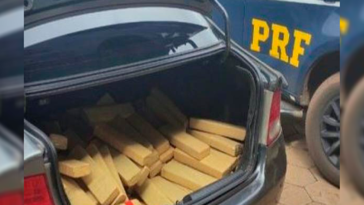 Eldorado – PRF prende homem transportando mais de 100 kg de droga em veículo