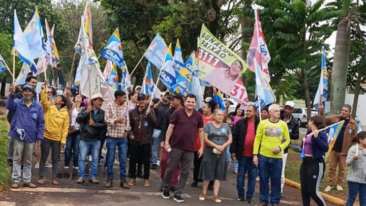 Gildo entrega plano de governo no comércio