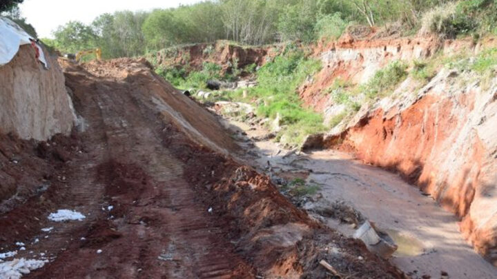 Prefeitura de Iguatemi realiza obra para recuperação de erosão no final da Av. Octaviano dos Santos