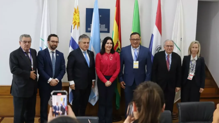 Direto de Montevidéu no Uruguai, Dr. Bandeira anuncia assinatura do convênio para construção do Anel Viário de Amambai