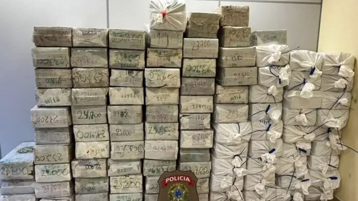 Denúncia anônima entrega caminhão carregado com 2 toneladas de maconha em Eldorado