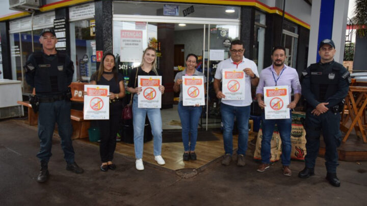 Comerciantes de Iguatemi são orientados sobre proibição de bebidas alcoólicas para menores de 18 anos