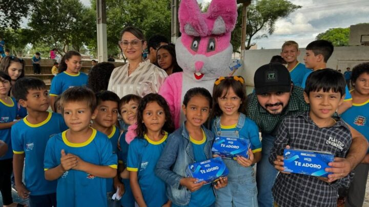 Prefeitura de Tacuru entrega caixas de chocolate para 1.880 alunos