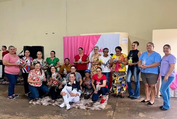 Baile da Melhor Idade em homenagem ao Dia das Mães em Jacare