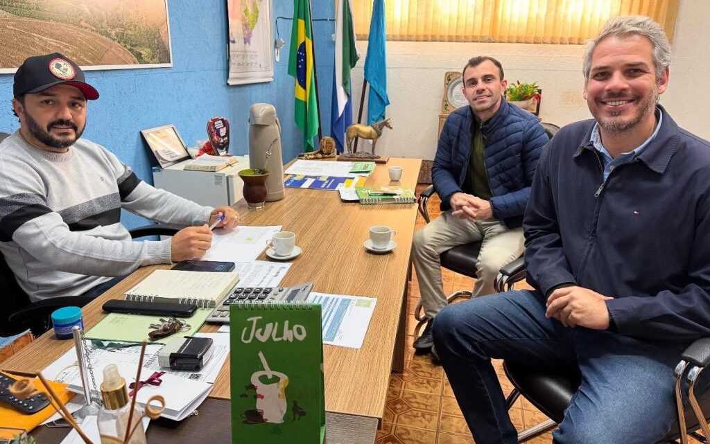 Tacuru acompanha processo de doação de imóveis da União para fins públicos