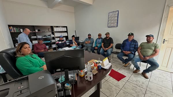 Prefeitura recebe doação de material fresado da CCR para melhorias em vias públicas