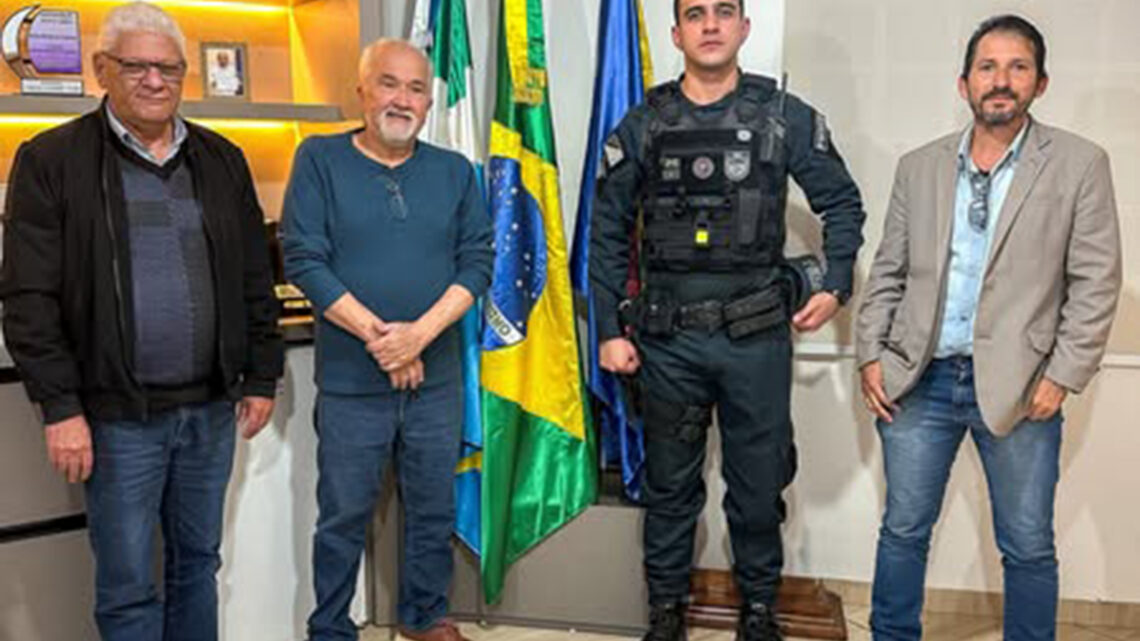 PREFEITO E PRESIDENTE DA CÂMARA RECEBEM NOVO COMANDANTE DO 2º PELOTÃO DE POLÍCIA MILITAR DE IGUATEMI