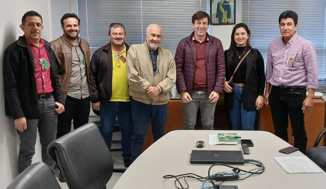 PREFEITO DR. LÍDIO LEDESMA E EQUIPE DISCUTEM REGULARIZAÇÃO FUNDIÁRIA EM REUNIÃO COM O INCRA EM CAMPO GRANDE