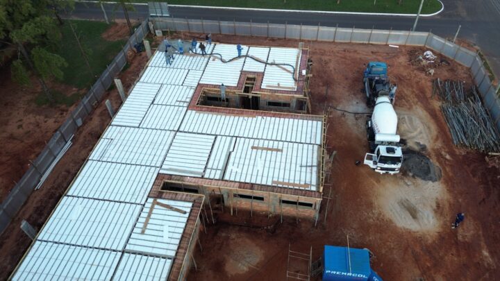 UNIDADE BÁSICA DE SAÚDE- UBS, DO BAIRRO DA VILA NOVA RECEBE CONCRETAGEM DA LAGE.