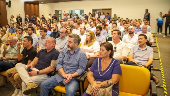 Prefeita Rosária participa de reunião técnica da Saúde em Campo Grande