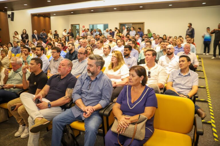 Prefeita Rosária participa de reunião técnica da Saúde em Campo Grande