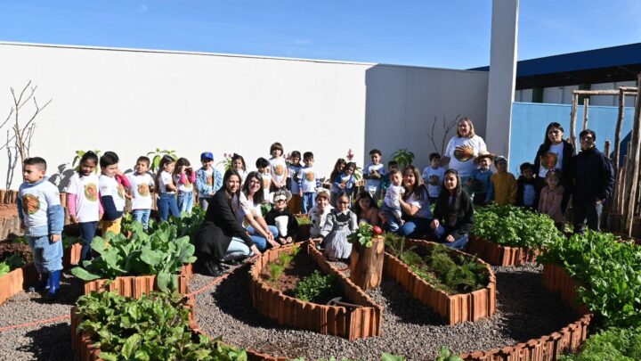 CEI Sítio do Pica-Pau Amarelo inaugura horta do projeto Sabores que Educam