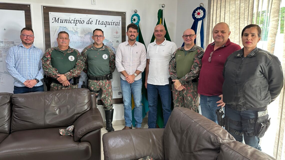 Prefeito Thalles e vice Dr. Bruno recebem comandante da Polícia Militar Ambiental para alinhar ações de proteção ambiental