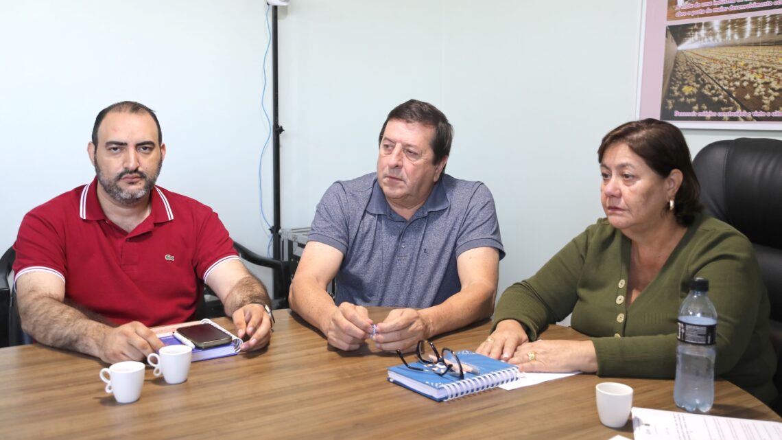 Governo de Mundo Novo reúne secretários para alinhar trabalhos