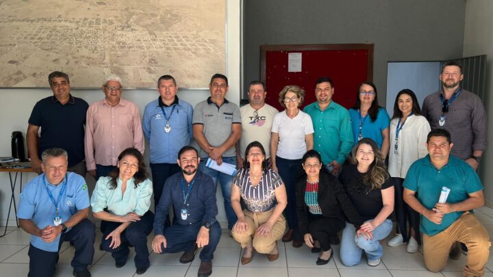 REUNIÃO DISCUTE IRREGULARIDADES NA REDE DE ESGOTO DE IGUATEMI