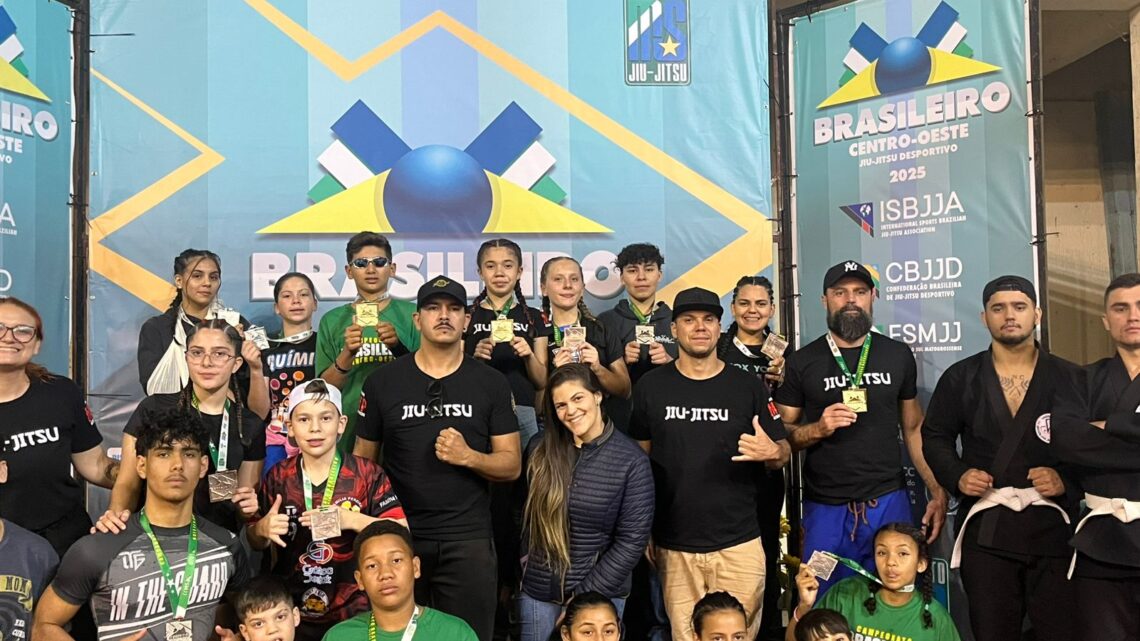 JIU-JITSU IGUATEMIENSE CONQUISTA 18 MEDALHAS NO BRASILEIRO CENTRO OESTE NA CIDADE DE CAMPO GRANDE-MS