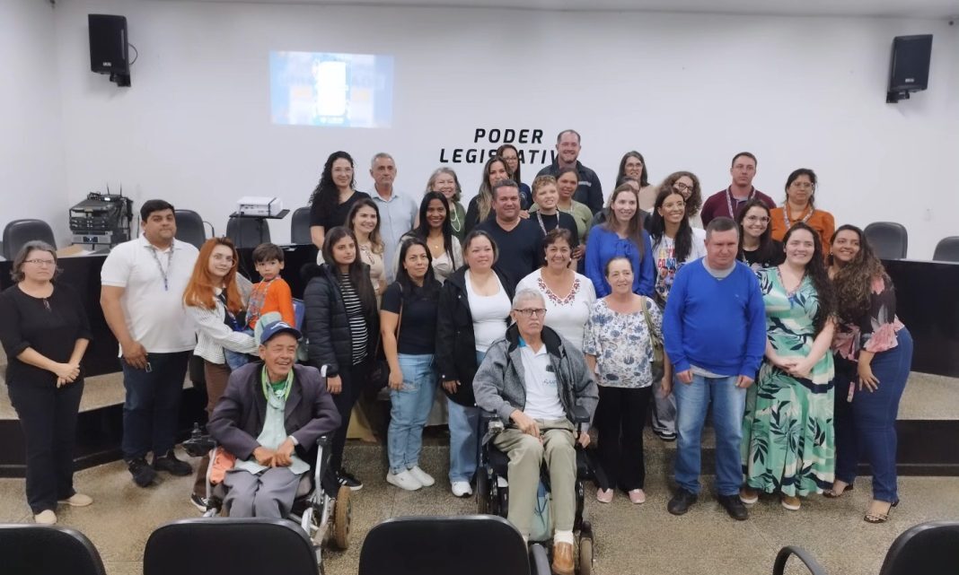 Mundo Novo – 1ª Reunião da Associação de Pais e Amigos de Autistas