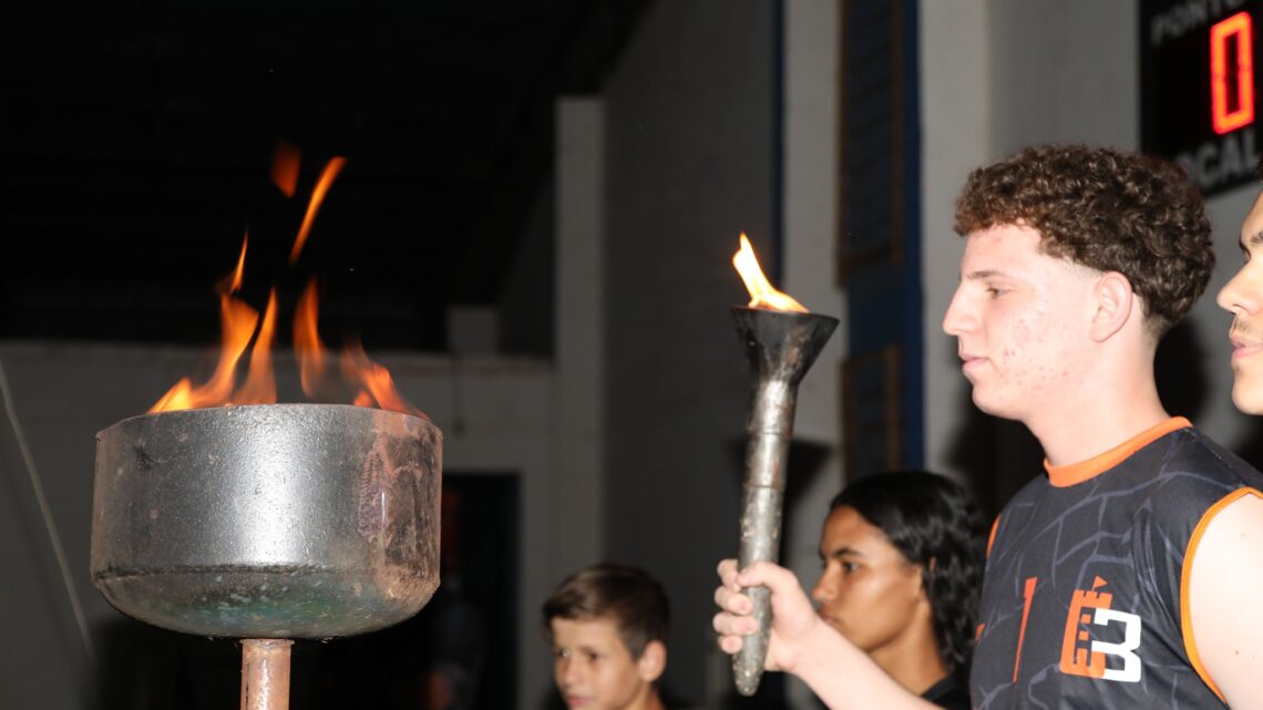 “Através do esporte que nós vamos dar continuidade a educação e a saúde de todas as crianças e adolescentes de nossa cidade”, comentou prefeita Rosaria na abertura dos jogos escolares´´