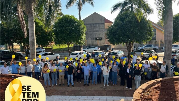 Funcionários da Prefeitura unem civismo e conscientização no Setembro Amarelo