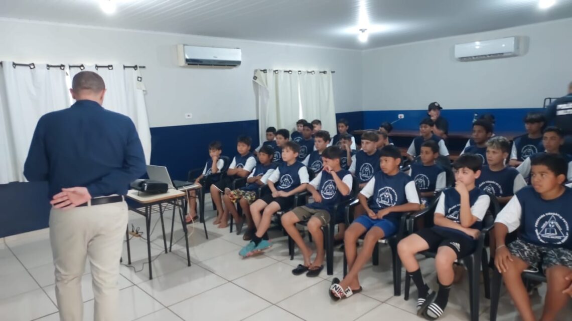 Palestra sobre Tabagismo e Cigarros Eletrônicos para Crianças e Adolescentes
