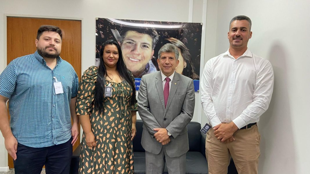 Deputado Lidio atende vereadores e libera R$ 100 mil para Japorã