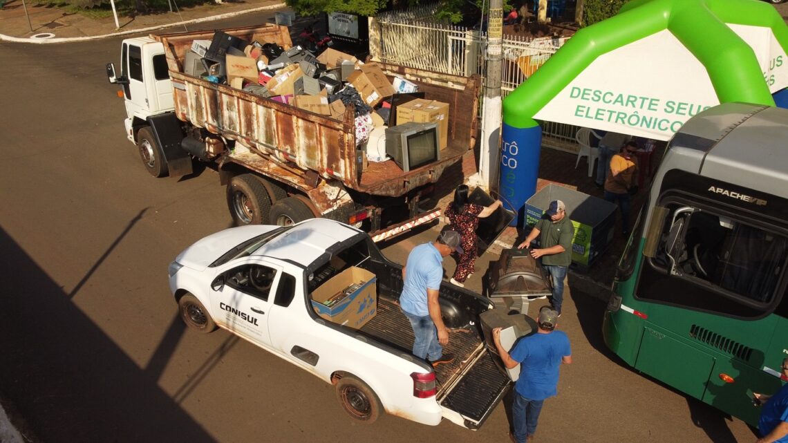 Caravana “Eletrônico não é lixo” é sucesso em Eldorado e sorteia computador recondicionado