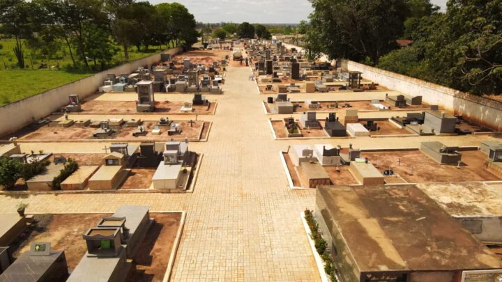Prefeitura intensifica limpeza e organização do Cemitério Municipal de Itaquiraí