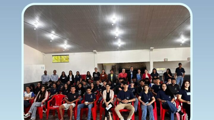 Educação realiza a 1ª Feira de Profissões com alunos do 9º ano