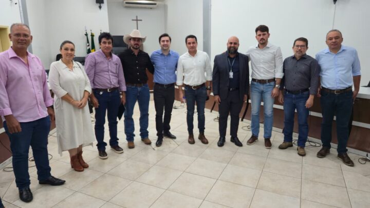 Prefeito Thalles Tomazelli participa de audiência pública sobre a crise leiteira que atinge os produtores do Conesul