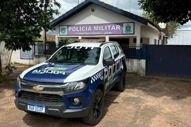 Homem é preso por violência doméstica após invadir casa da ex e ser ferido por canivete em Juti