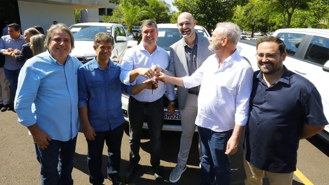 SECRETARIA DE SAÚDE RECEBE VEÍCULO 0KM DO GOVERNO DO ESTADO PARA ATUAR NO SETOR DE VIGILÂNCIA SANITÁRIA.