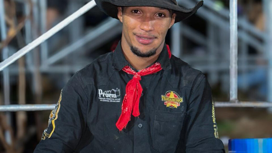 IGUATEMIENSE PEDRO LUCAS, É DESTAQUE EM MONTARIA DE TOUROS NOS RODEIOS PELO BRASIL.