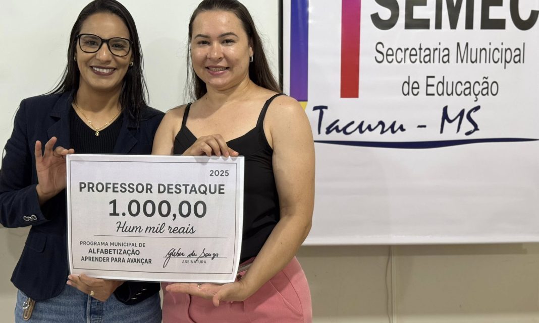 Educação de Tacuru realizou a 1ª edição do prêmio “Professor Destaque do ano de 2025”