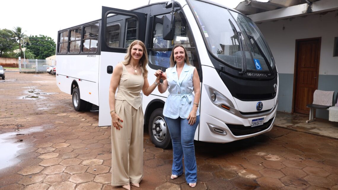 Eldorado recebe micro-ônibus para transporte de pacientes da saúde